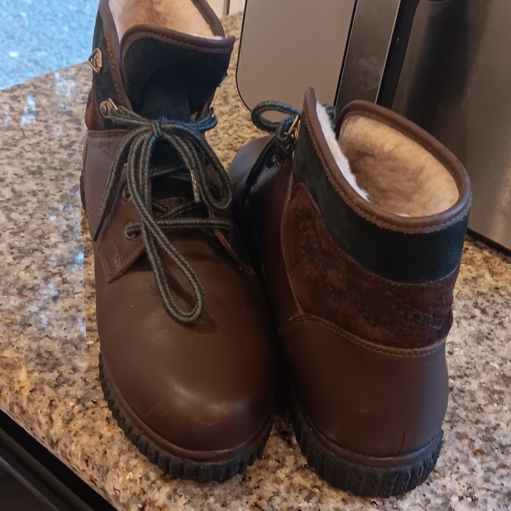 G.H. Bass & Co. Brown Leather Womens Boots with Rubber Sole Size 9.5M - Picture 3 of 5